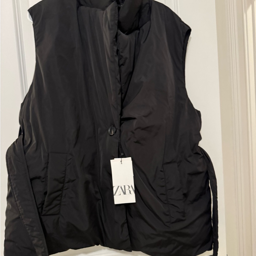Zara Women's Black Puffer Vest